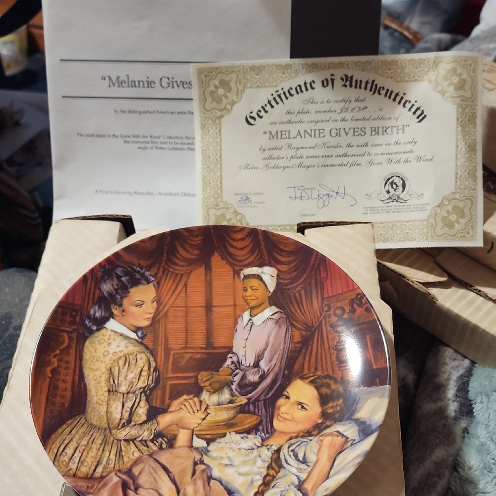 Decorative Plate with Historical Scene. GONE WITH THE WIND.